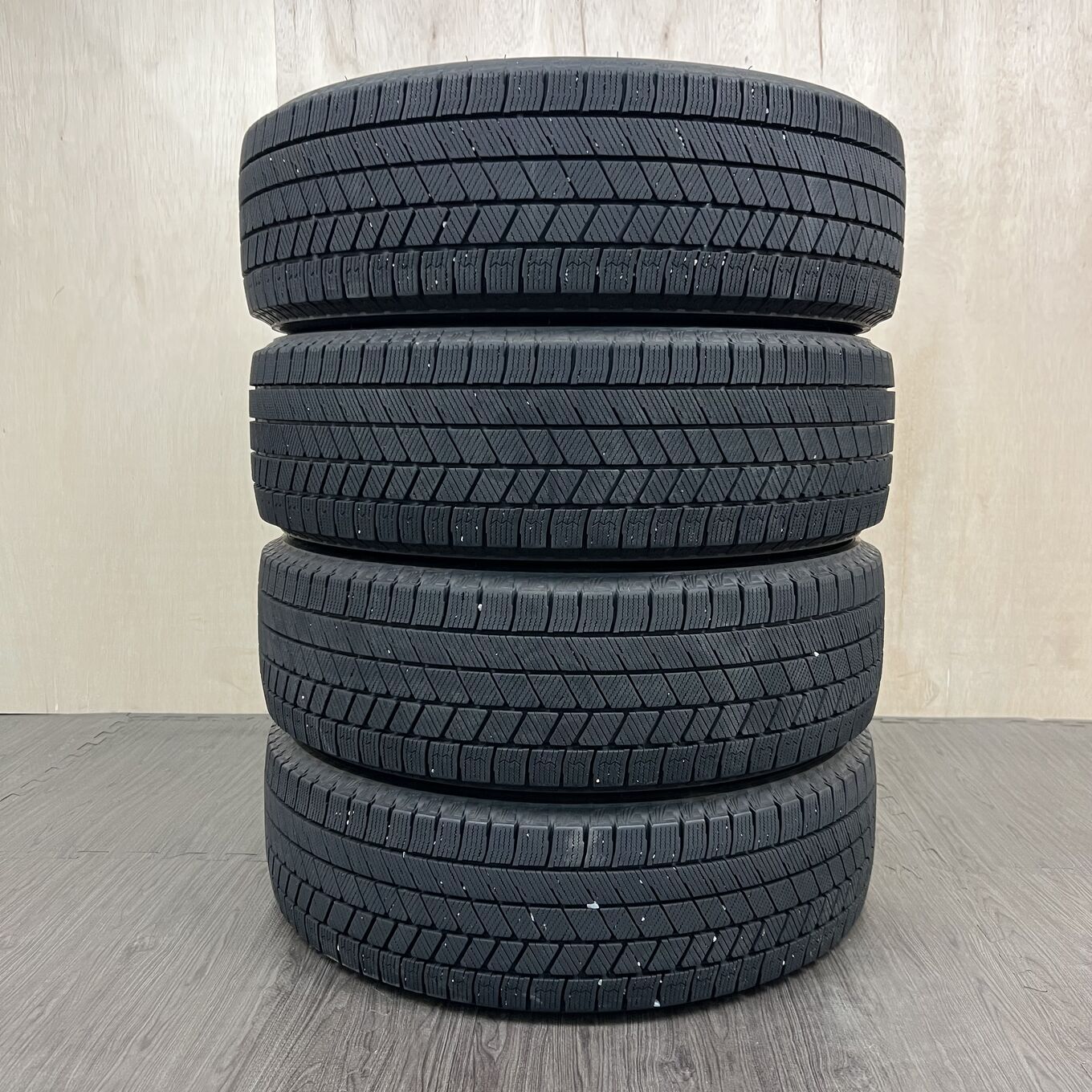 [タイヤのみ]スタッドレスタイヤ 195/60R17 BRIDGESTONE BLIZZAK VRX3 4本セット #50T40426