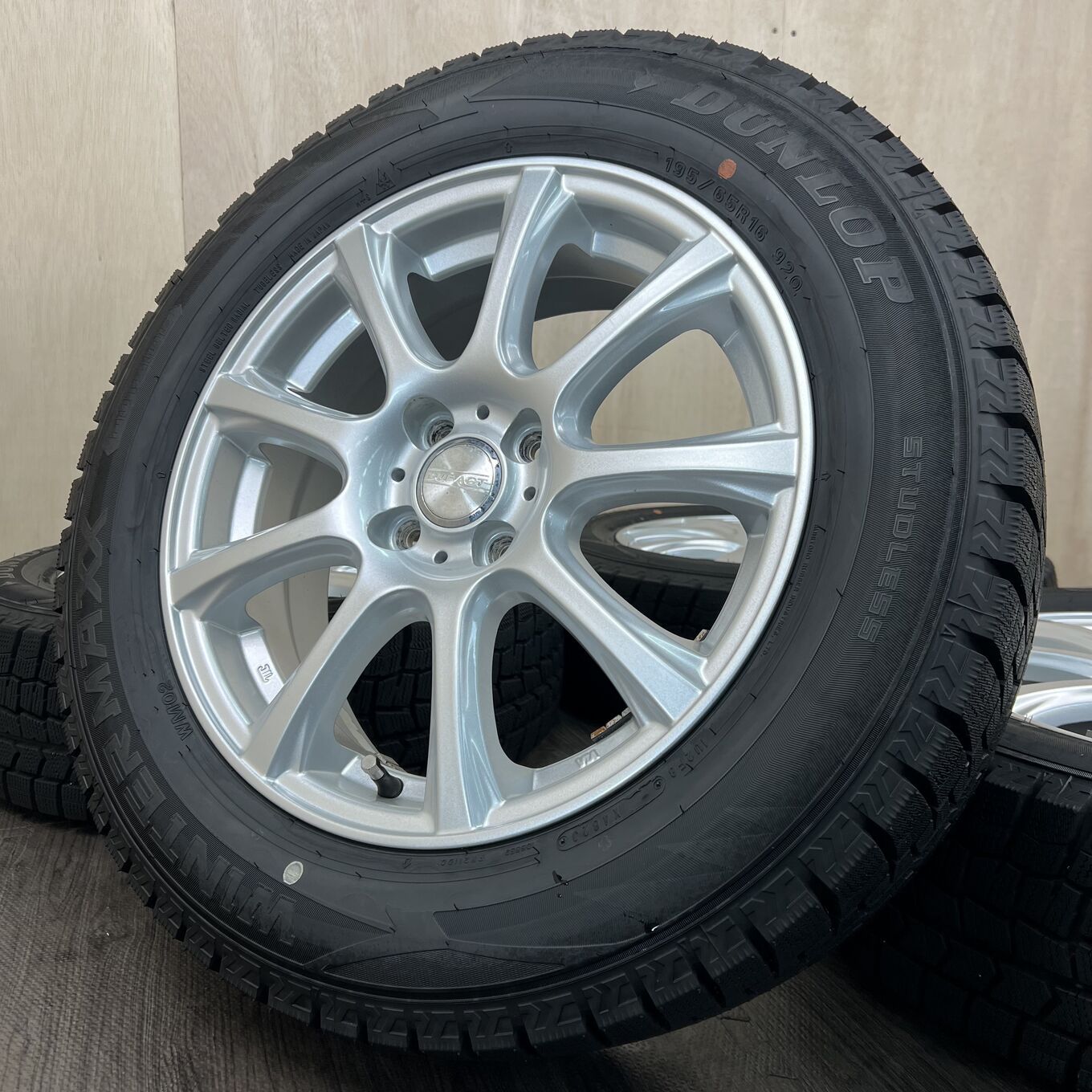 [セット]DUNLOP 16インチ + DUNLOP スタッドレスタイヤ 195/65R16 #512S40925