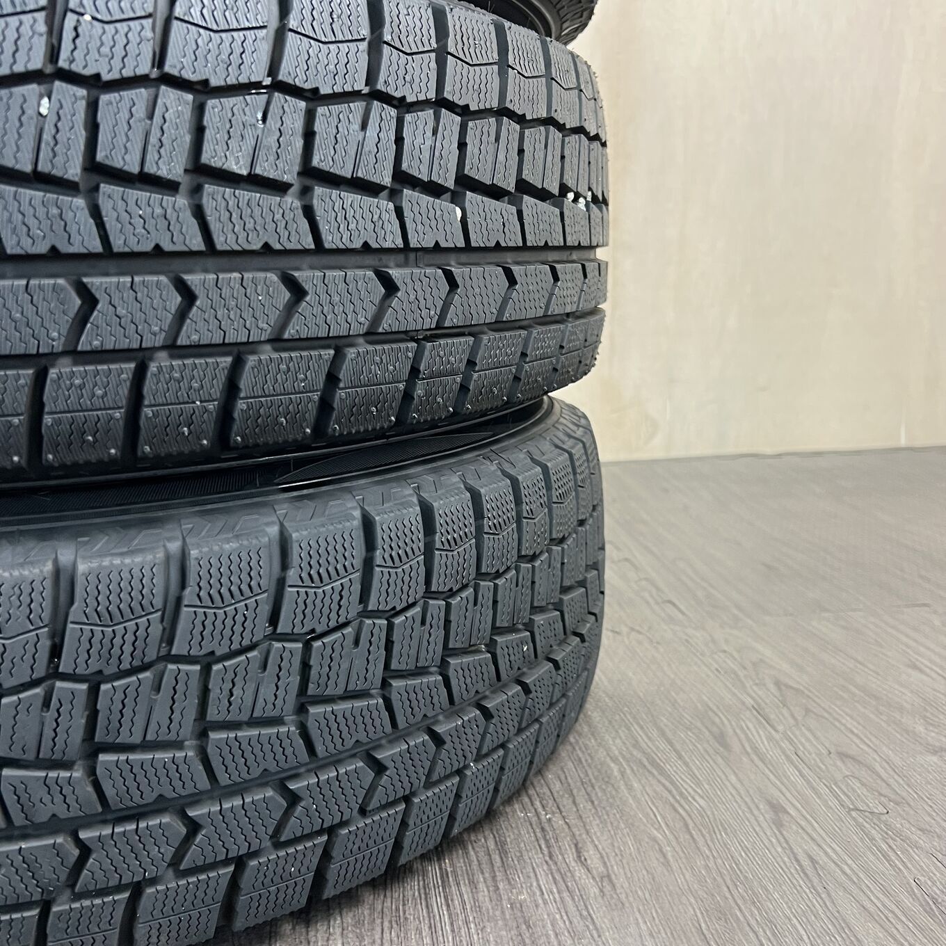 タイヤのみ]スタッドレスタイヤ 195/65R16 DUNLOP WINTERMAXX WM02 4本 