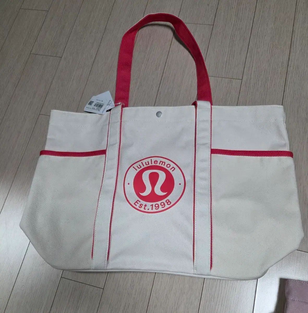 新品 lululemon ルルレモン トートバッグ 白 アンド レッド 7,862円