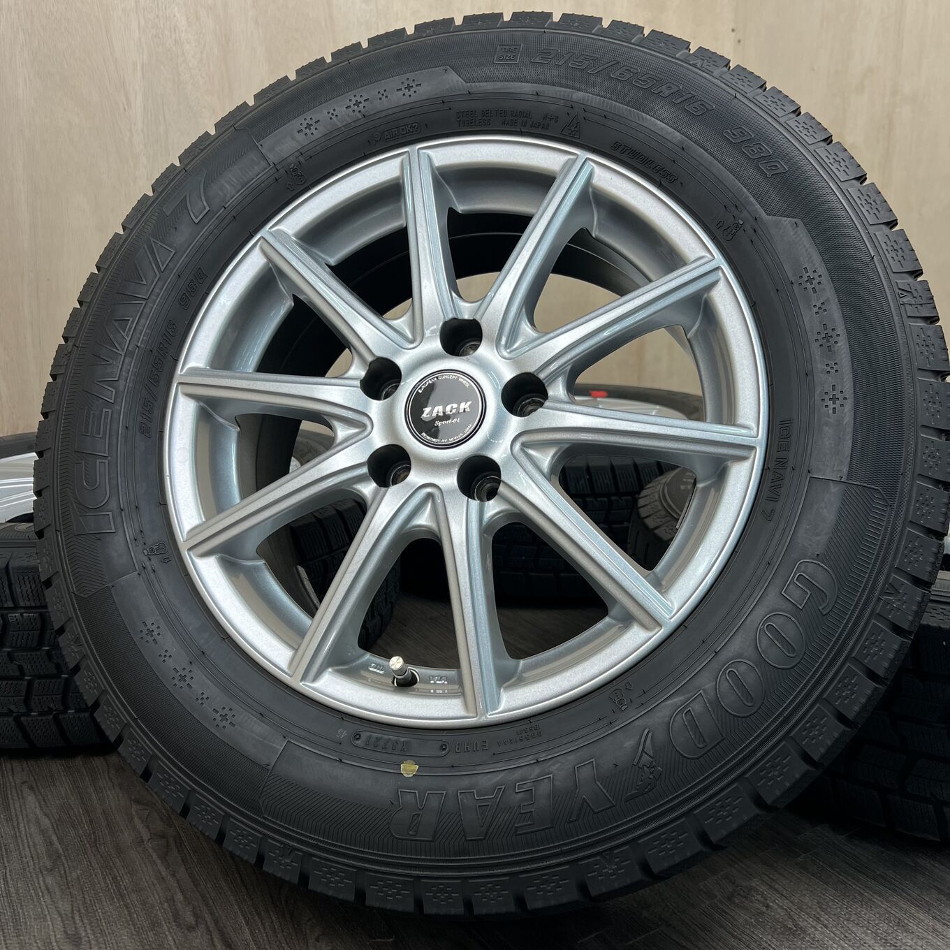 [セット]MONZA JAPAN 16インチ + GOODYEAR スタッドレスタイヤ 215/65R16 #51S40426