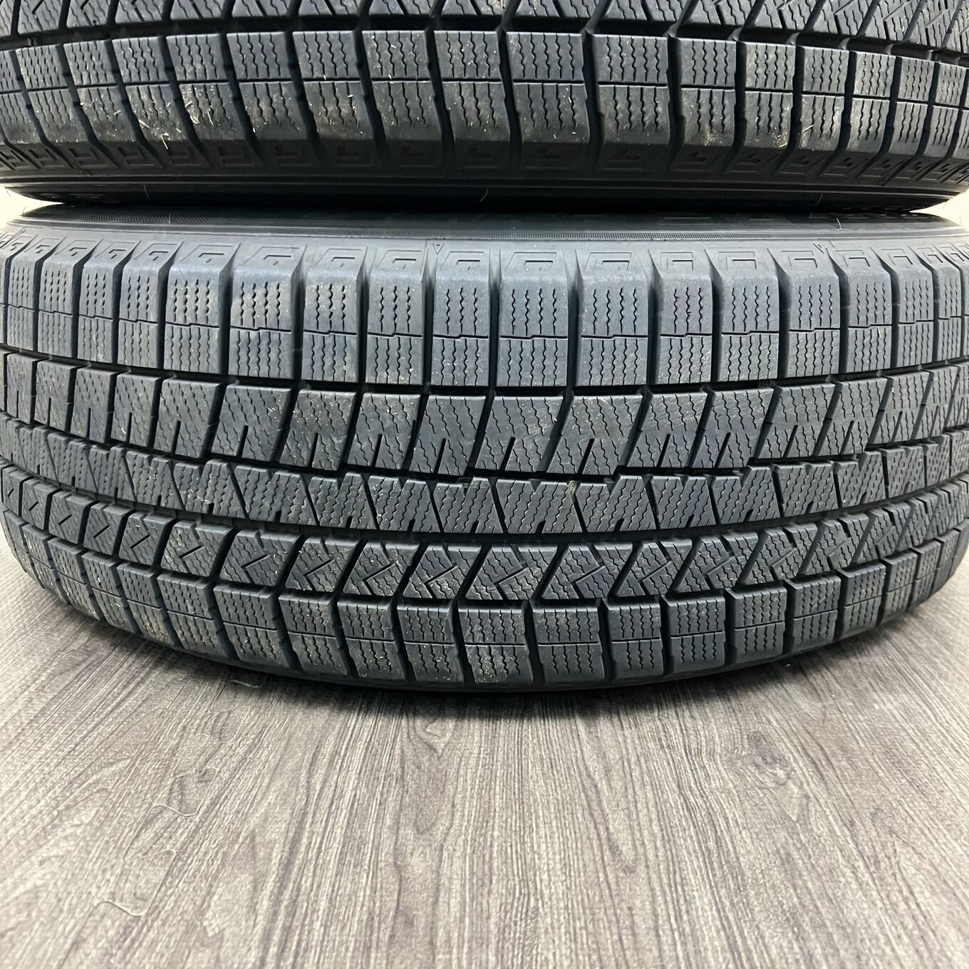 タイヤのみ]スタッドレスタイヤ 225/60R18 DUNLOP WINTERMAXX WM03 4本