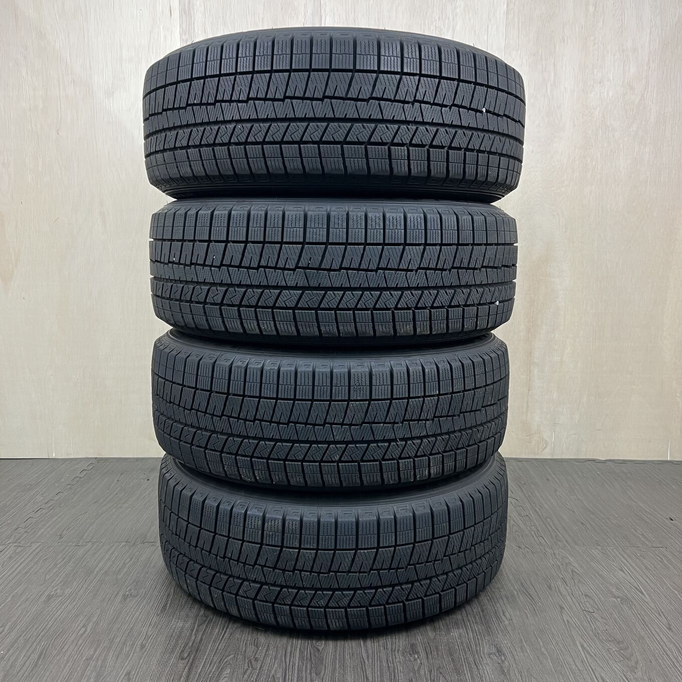 タイヤのみ]スタッドレスタイヤ 225/60R18 DUNLOP WINTERMAXX WM03 4本