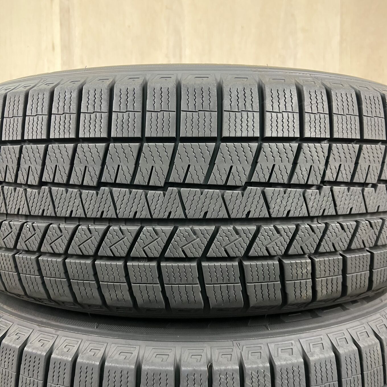 タイヤのみ]スタッドレスタイヤ 225/60R18 DUNLOP WINTERMAXX WM03 4本