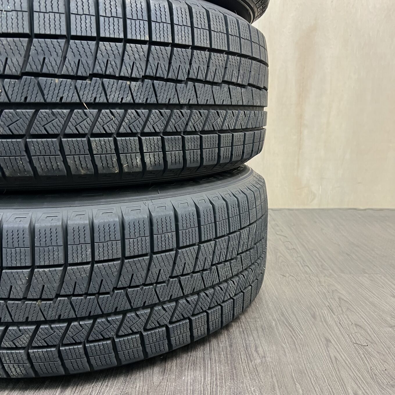 タイヤのみ]スタッドレスタイヤ 225/60R18 DUNLOP WINTERMAXX WM03 4本 