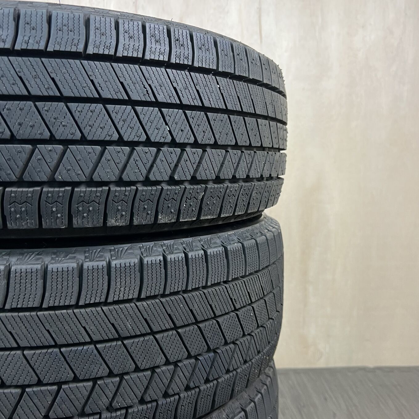 タイヤのみ]スタッドレスタイヤ 195/55R16 BRIDGESTONE BLIZZAK VRX3 4