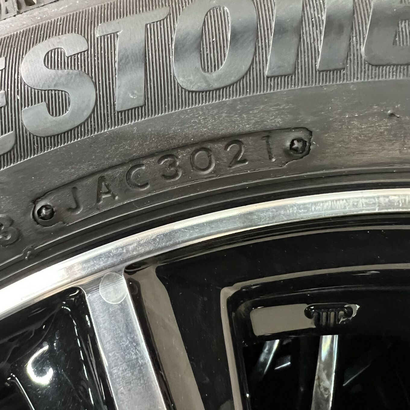 タイヤのみ]スタッドレスタイヤ 195/55R16 BRIDGESTONE BLIZZAK VRX3 4