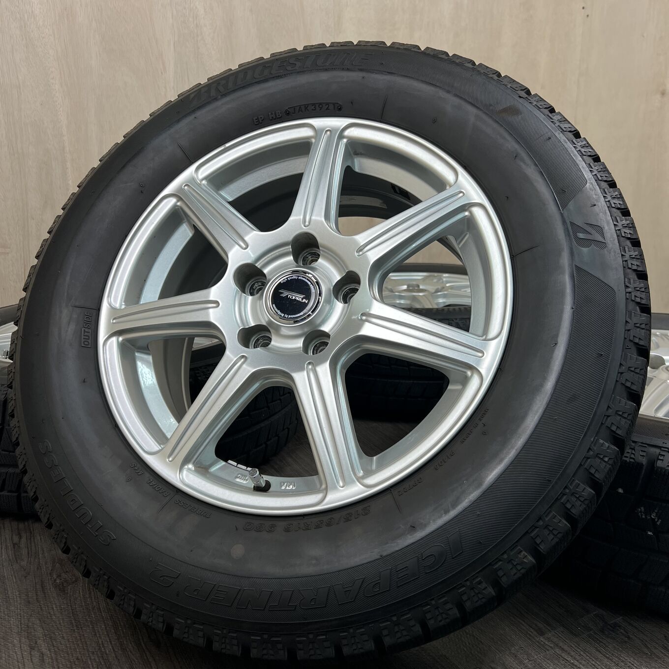 [セット]BRIDGESTONE 16インチ + BRIDGESTONE スタッドレスタイヤ 215/65R16 #529S40925