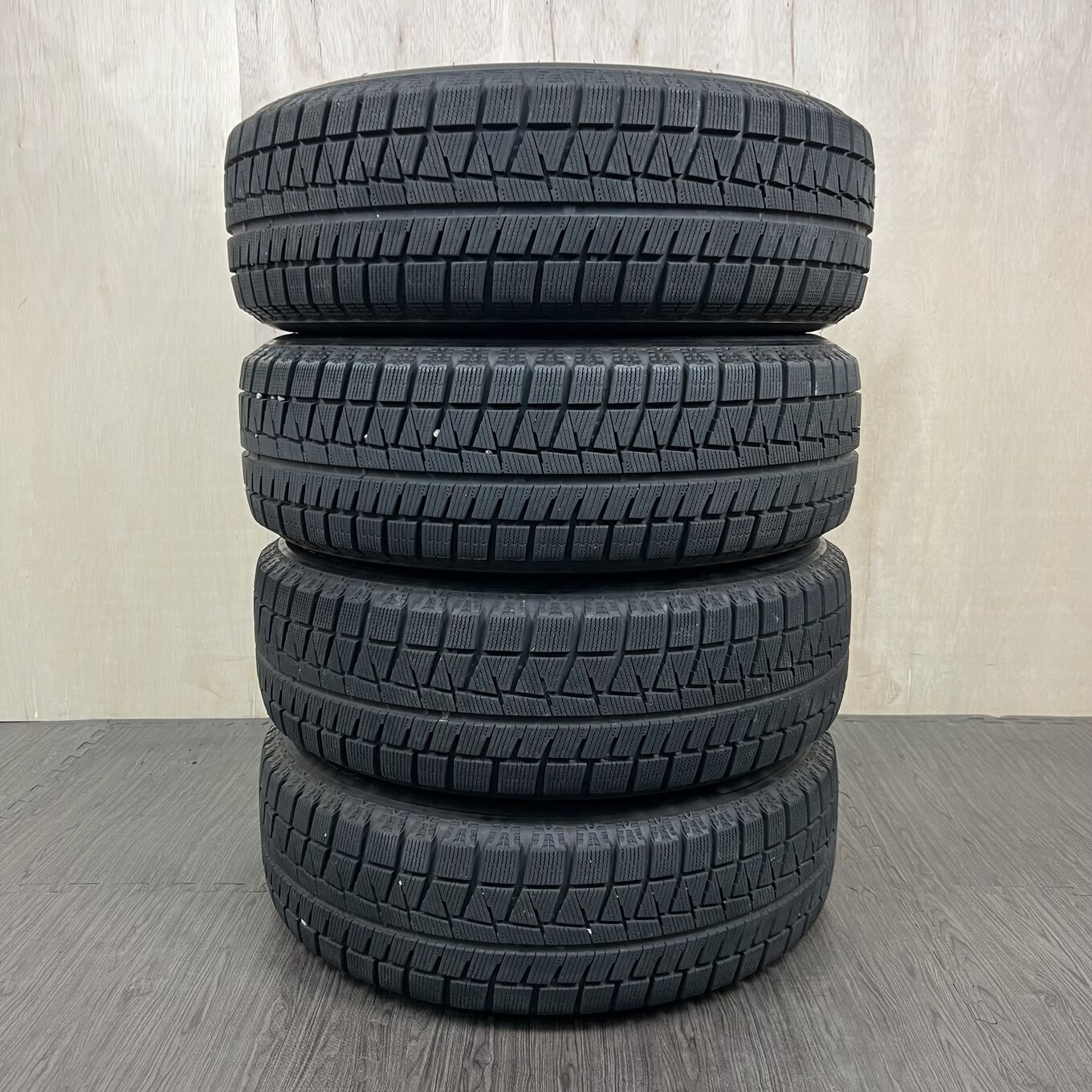 タイヤのみ]スタッドレスタイヤ 215/65R16 BRIDGESTONE ICE PARTNER 2 