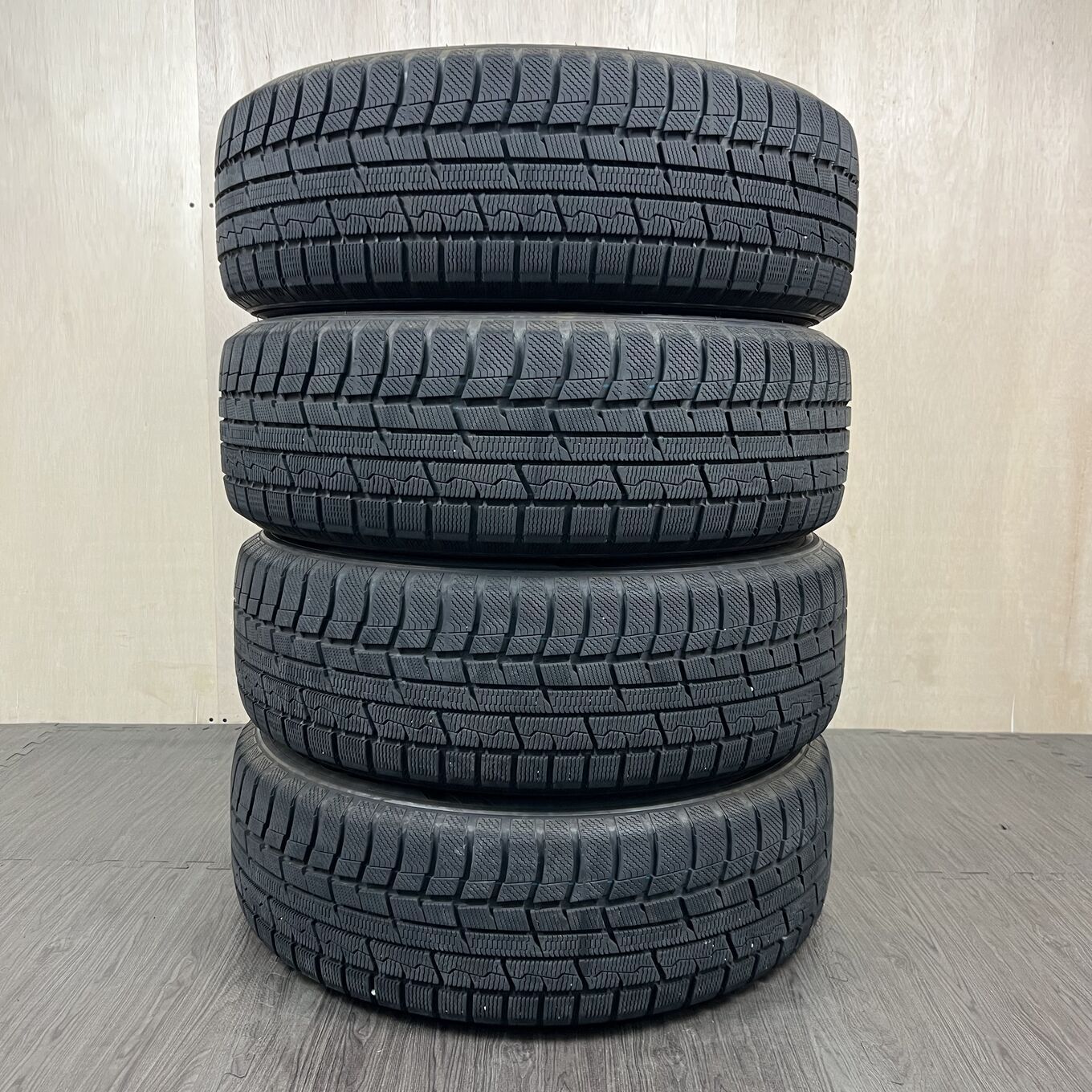 [タイヤのみ]スタッドレスタイヤ 225/60R18 TOYO TRANPATH TX 4本セット #53T40426