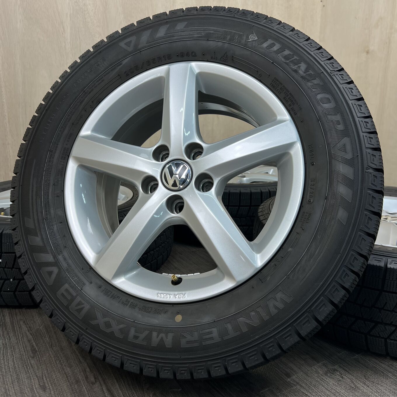[セット]VW 15インチ + DUNLOP スタッドレスタイヤ 205/65R15 #54S40426