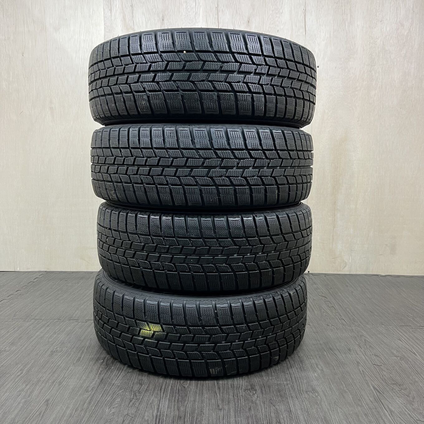 [タイヤのみ]スタッドレスタイヤ 205/55R16 GOODYEAR ICE NAVI 6 4本セット #559T40925