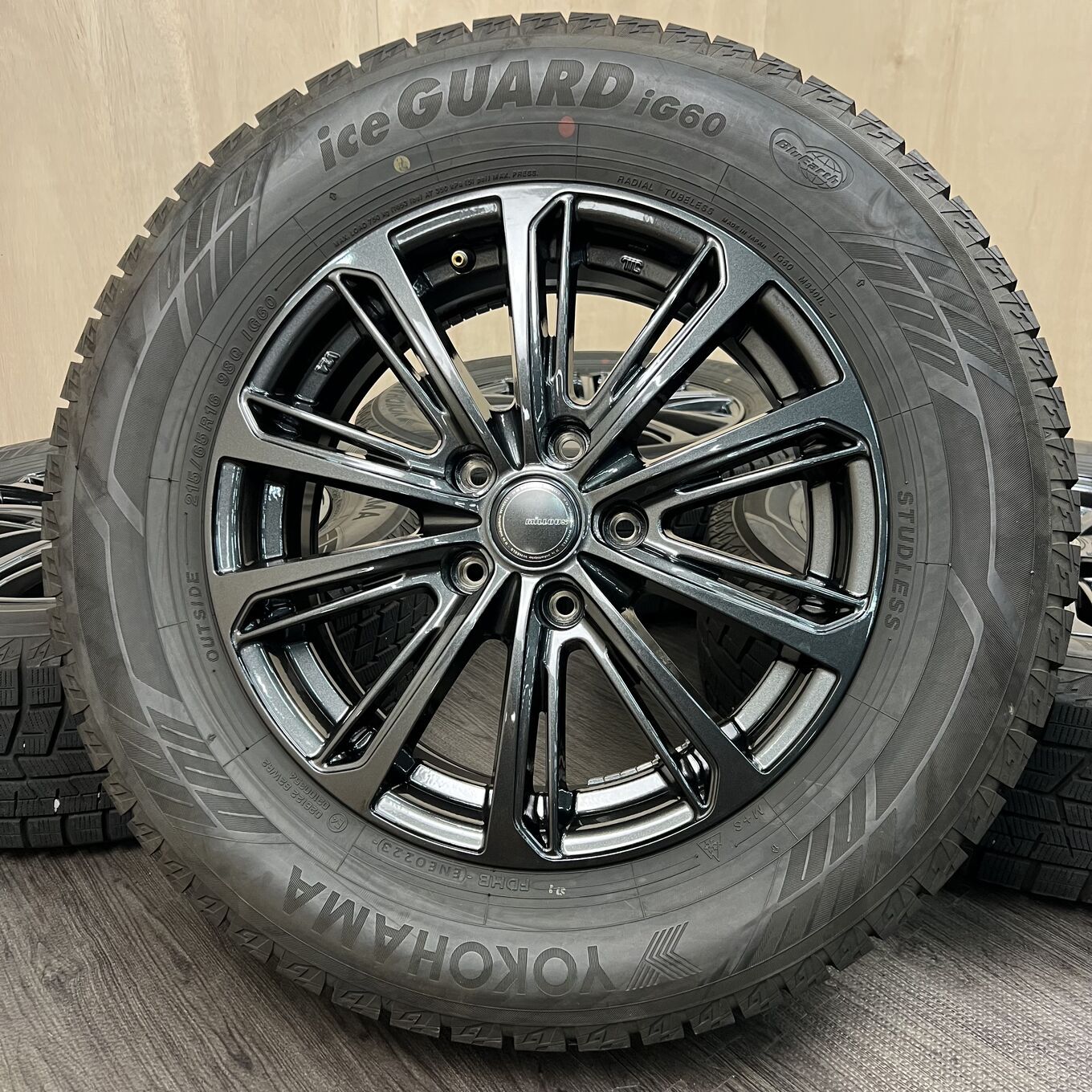millous ホイールYokohama スタッドレス R16 5穴 セット]MILLOUS 16インチ + YOKOHAMA スタッドレスタイヤ 215/65R16