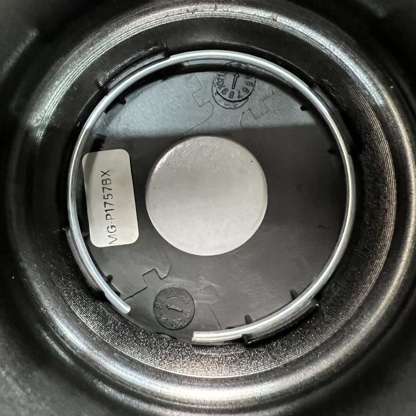 セット]MILLOUS 16インチ + YOKOHAMA スタッドレスタイヤ 215/65R16 