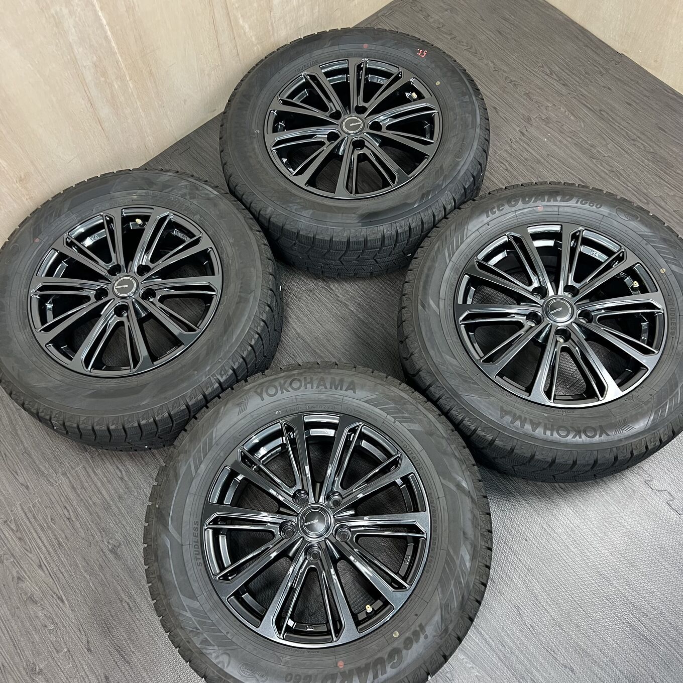 セット]MILLOUS 16インチ + YOKOHAMA スタッドレスタイヤ 215/65R16