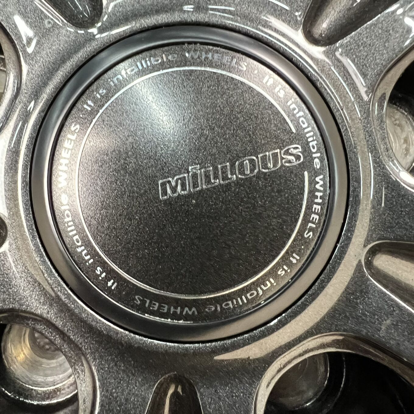 セット]MILLOUS 16インチ + YOKOHAMA スタッドレスタイヤ 215/65R16 