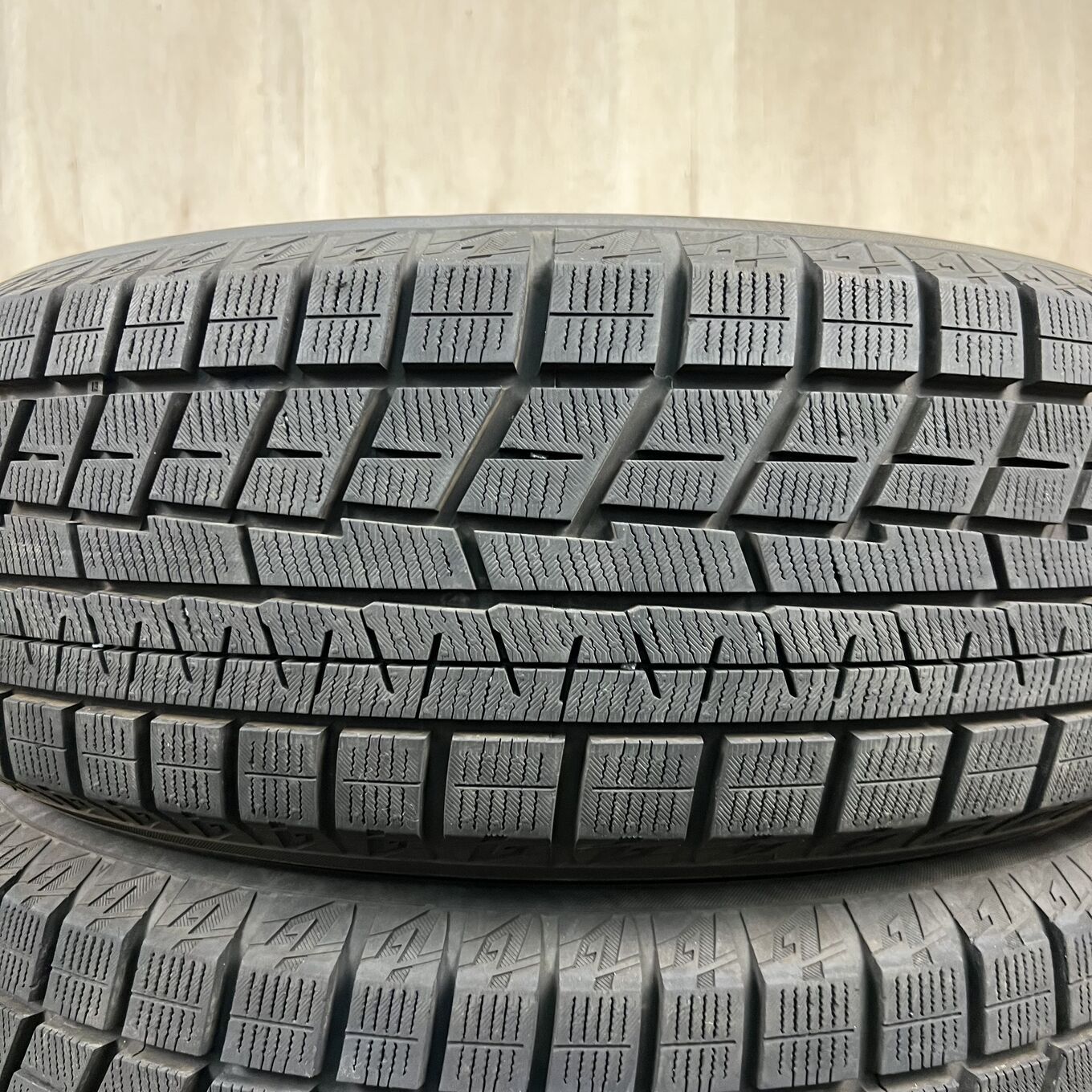 セット]MILLOUS 16インチ + YOKOHAMA スタッドレスタイヤ 215/65R16