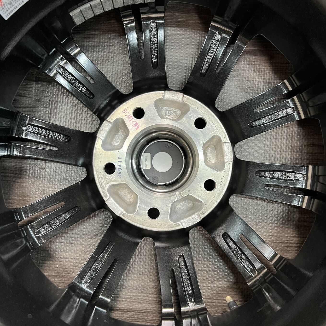 セット]MILLOUS 16インチ + YOKOHAMA スタッドレスタイヤ 215/65R16 