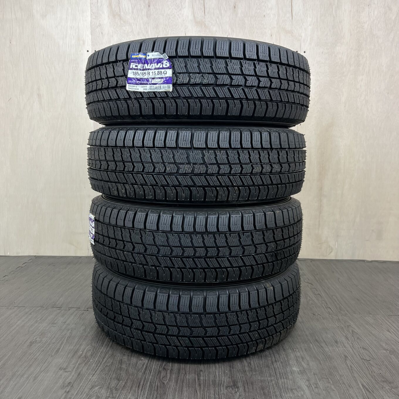 [タイヤのみ]スタッドレスタイヤ 185/65R15 GOODYEAR ICE NAVI 8 4本セット #571T40925