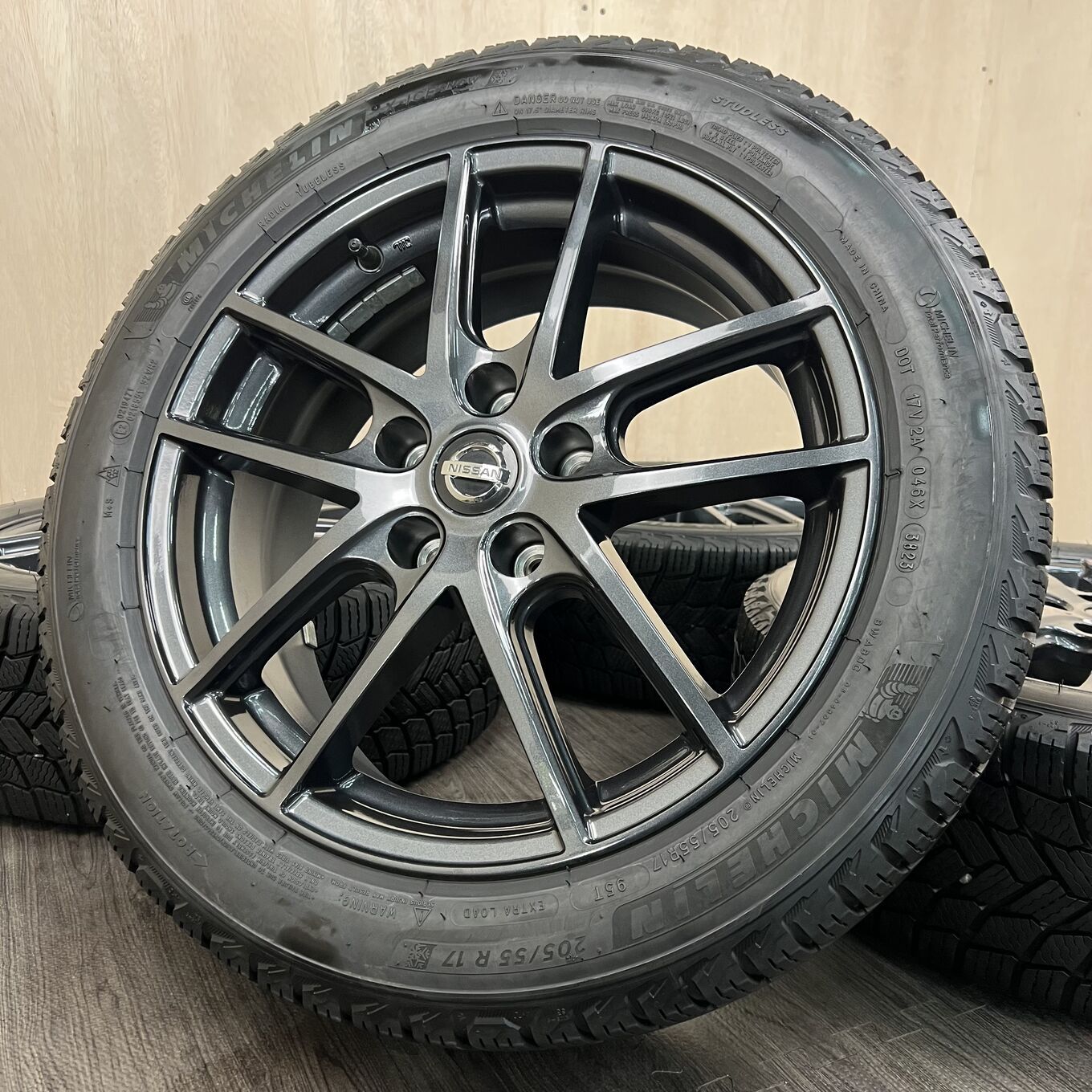 [セット]NISSAN 17インチ + MICHELIN スタッドレスタイヤ 205/55R17 #578S40925