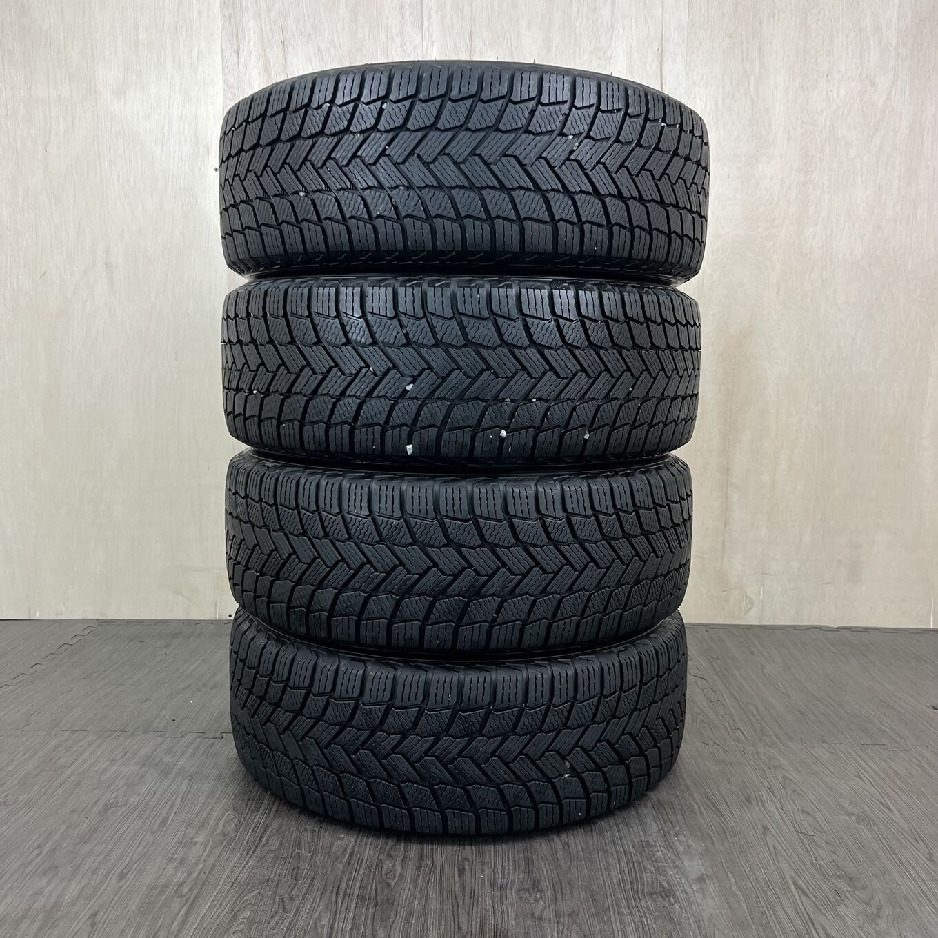 [タイヤのみ]スタッドレスタイヤ 205/55R17 MICHELIN X-ICE SNOW 4本セット #578T40925