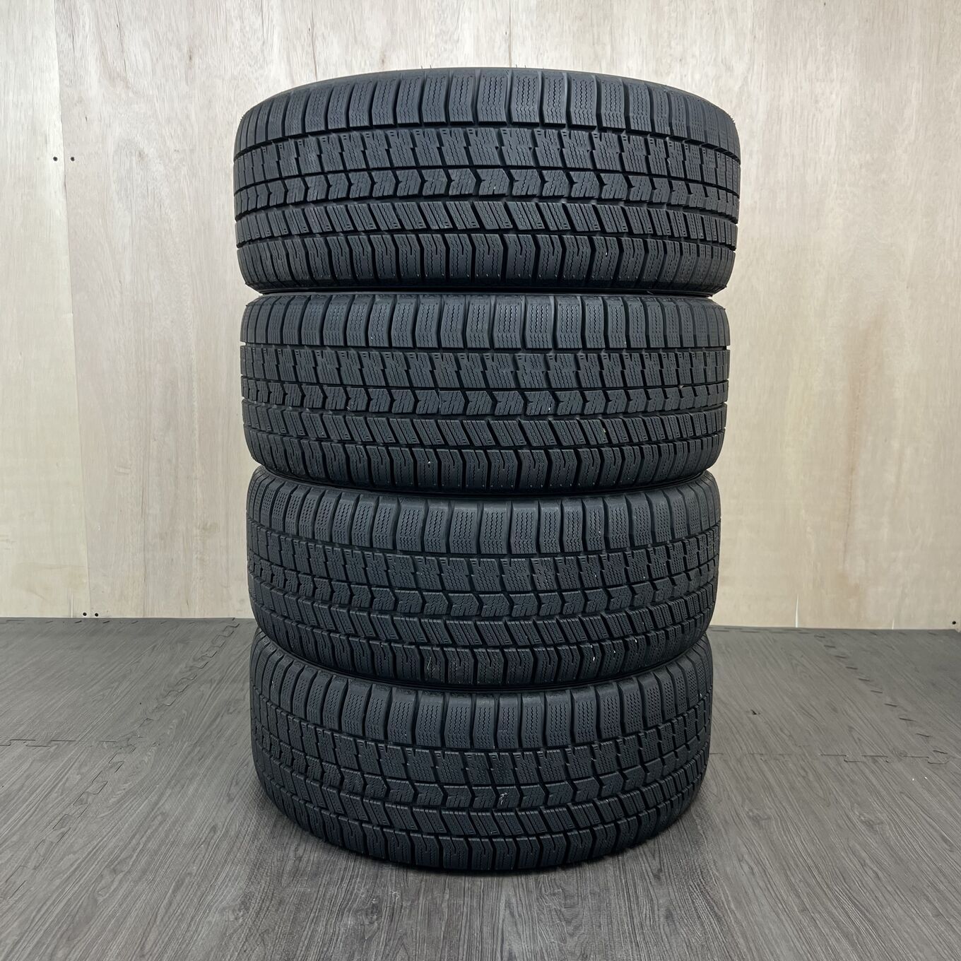 [タイヤのみ]スタッドレスタイヤ 225/40R18 GOODYEAR ICE NAVI 8 4本セット #63T40426