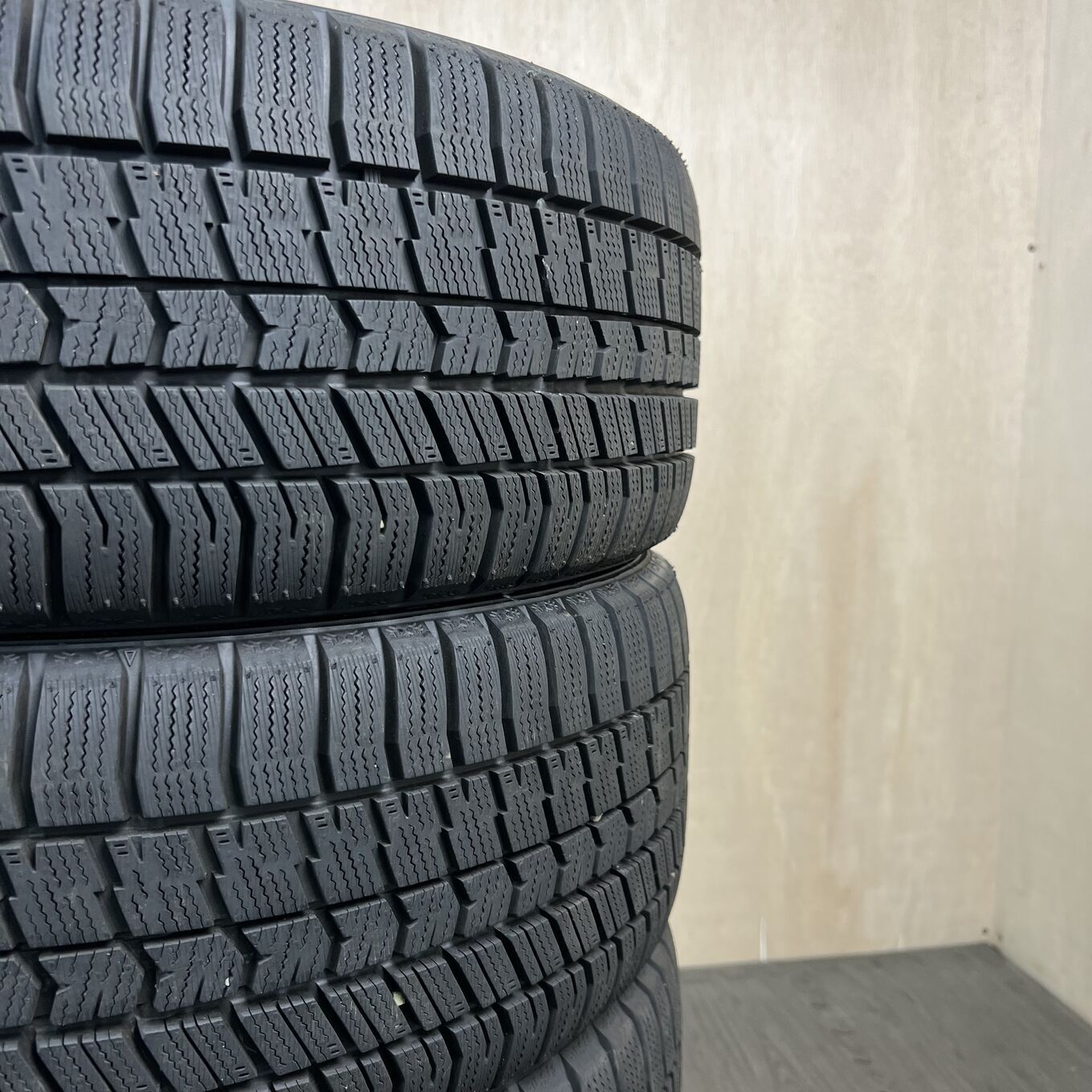 タイヤのみ]スタッドレスタイヤ 225/40R18 GOODYEAR ICE NAVI 8 4本
