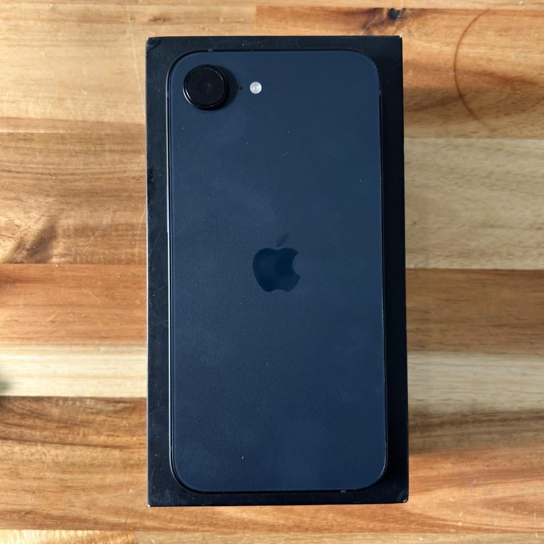 新品同様 バッテリー100％　iPhone 17e 256G SIMフリー版