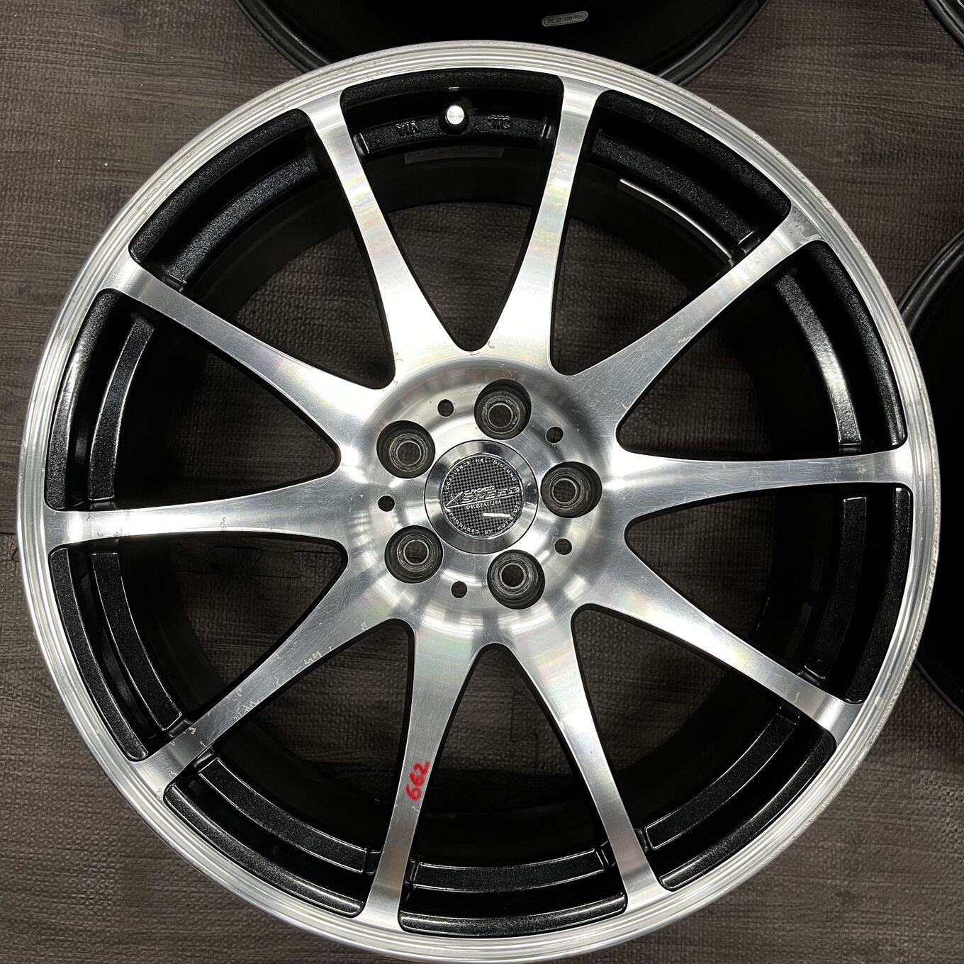 セット]CROSS 18インチ + YOKOHAMA スタッドレスタイヤ 225/40R18