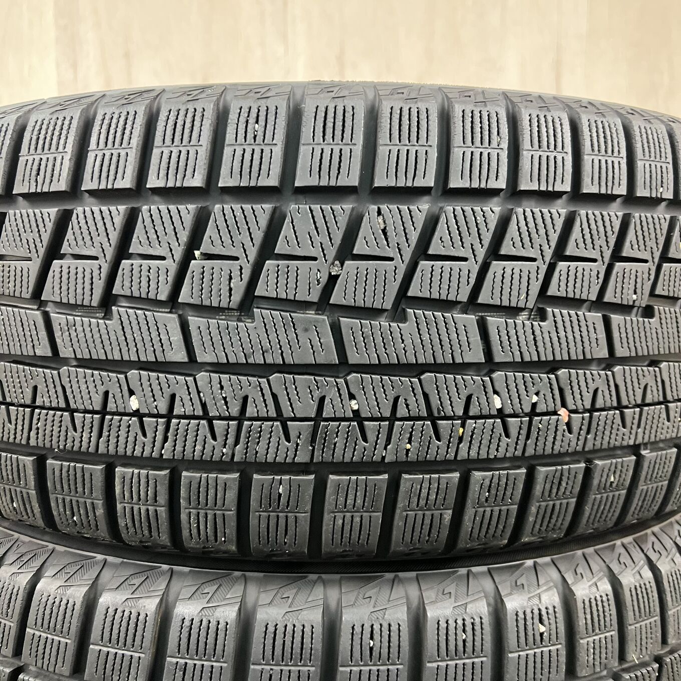 タイヤのみ]スタッドレスタイヤ 225/40R18 YOKOHAMA ICE GUARD IG70 4 