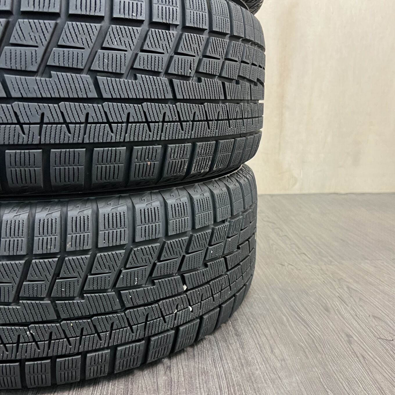 タイヤのみ]スタッドレスタイヤ 225/40R18 YOKOHAMA ICE GUARD IG70 4 