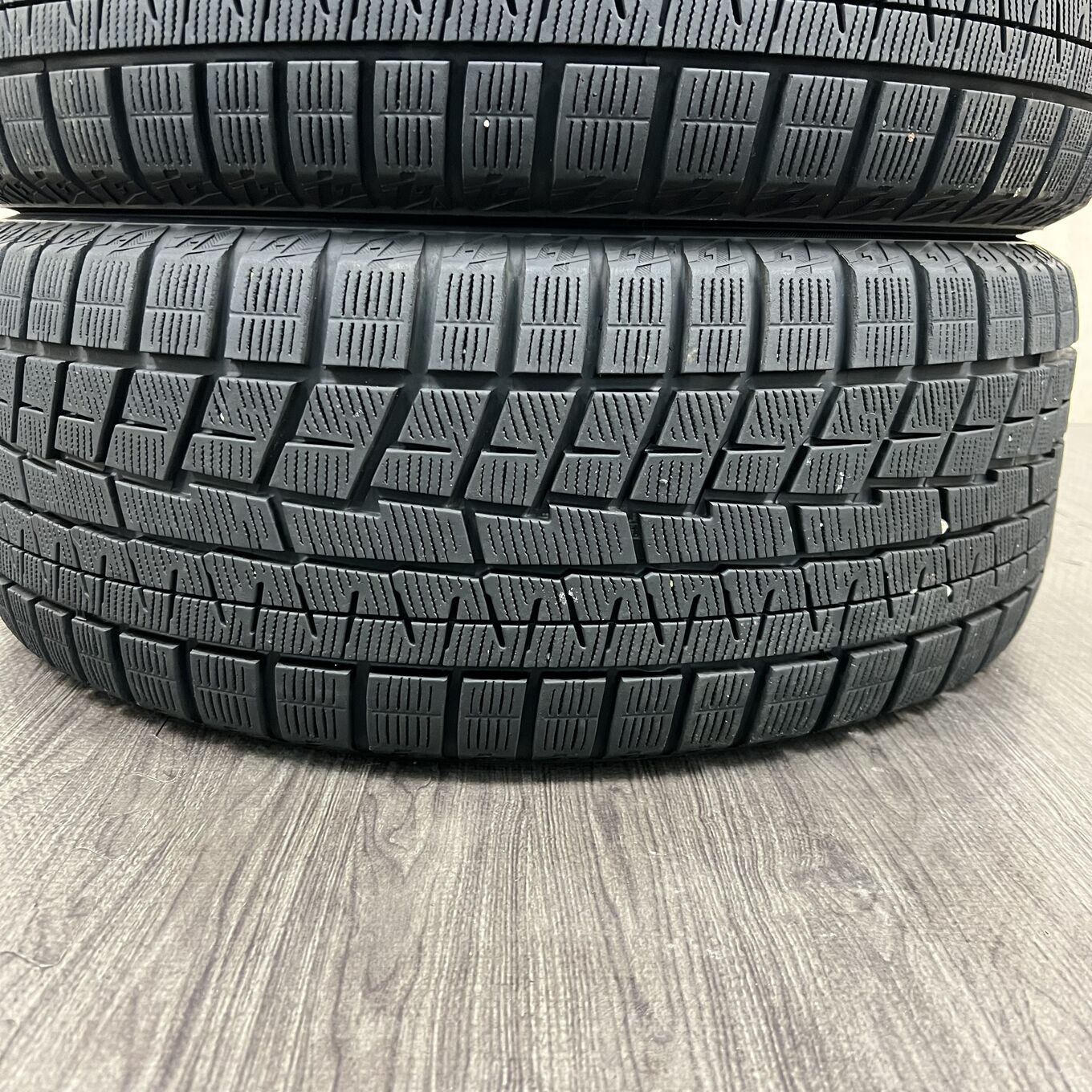 セット]CROSS 18インチ + YOKOHAMA スタッドレスタイヤ 225/40R18