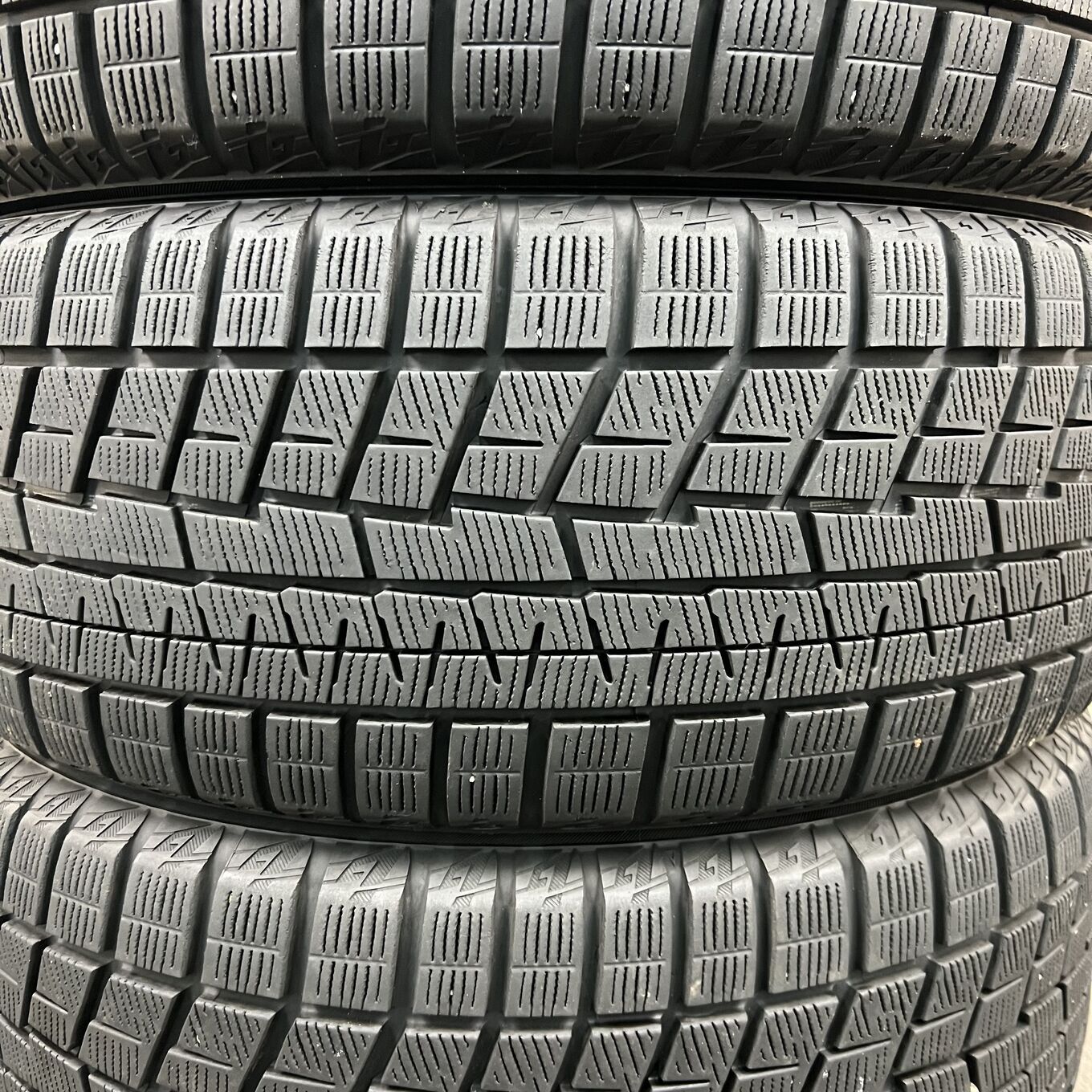 タイヤのみ]スタッドレスタイヤ 225/40R18 YOKOHAMA ICE GUARD IG70 4