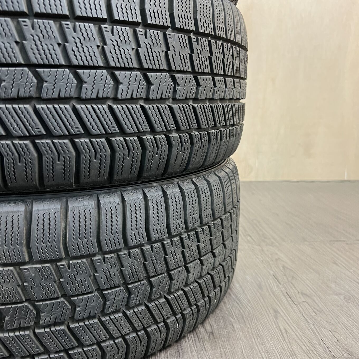 タイヤのみ]スタッドレスタイヤ 225/40R18 GOODYEAR ICE NAVI 8 4本 