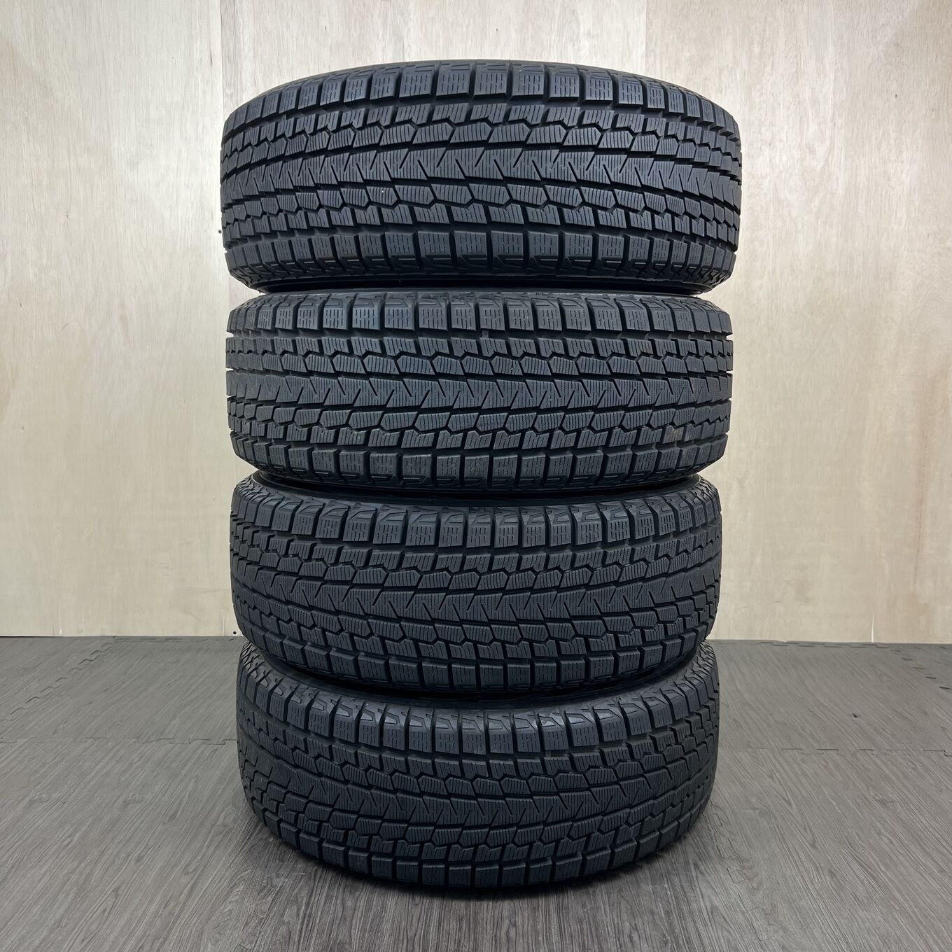 [タイヤのみ]スタッドレスタイヤ 235/60R18 YOKOHAMA ICE GUARD G075 4本セット #68T40426