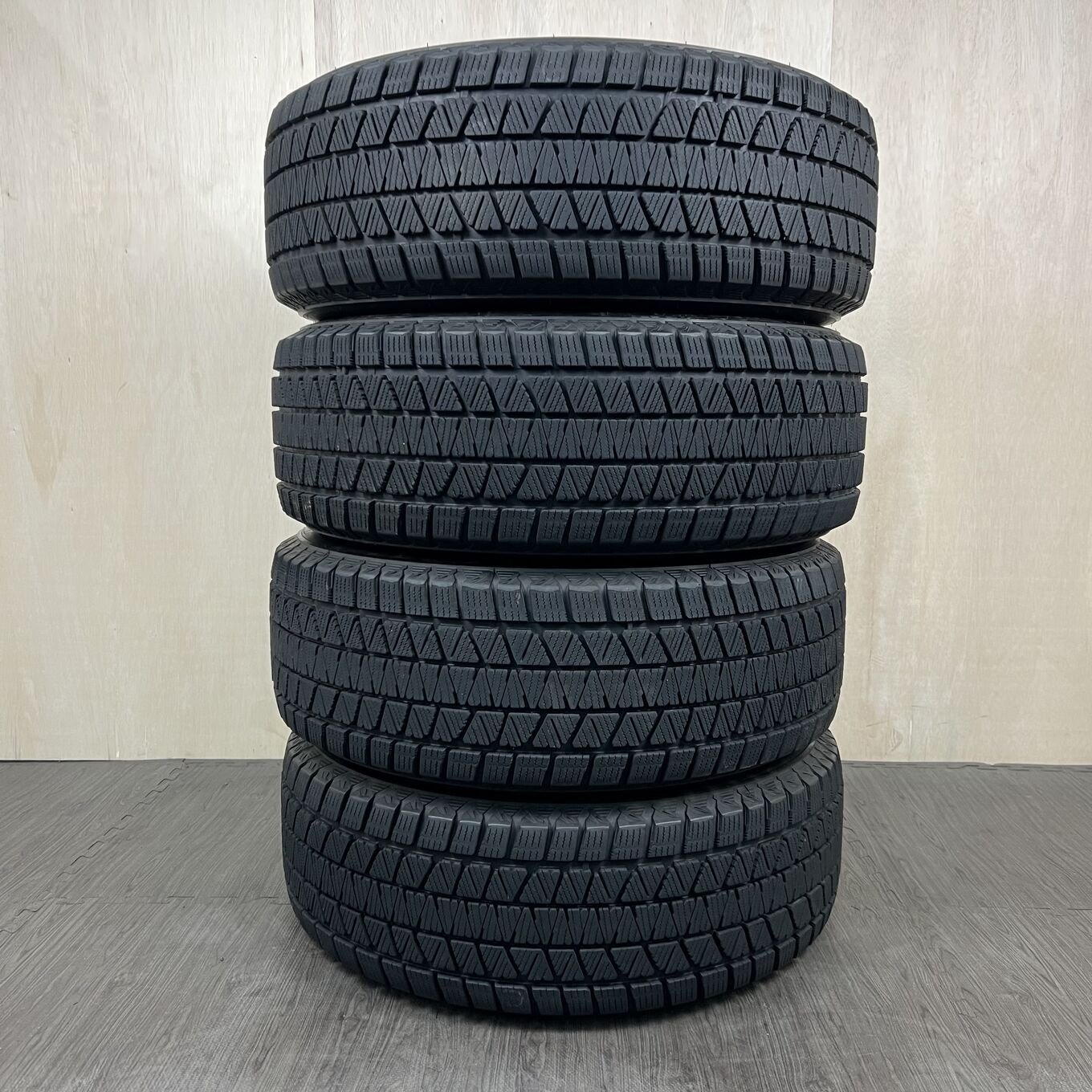 [タイヤのみ]スタッドレスタイヤ 265/65R17 BRIDGESTONE 4本セット #698T40325