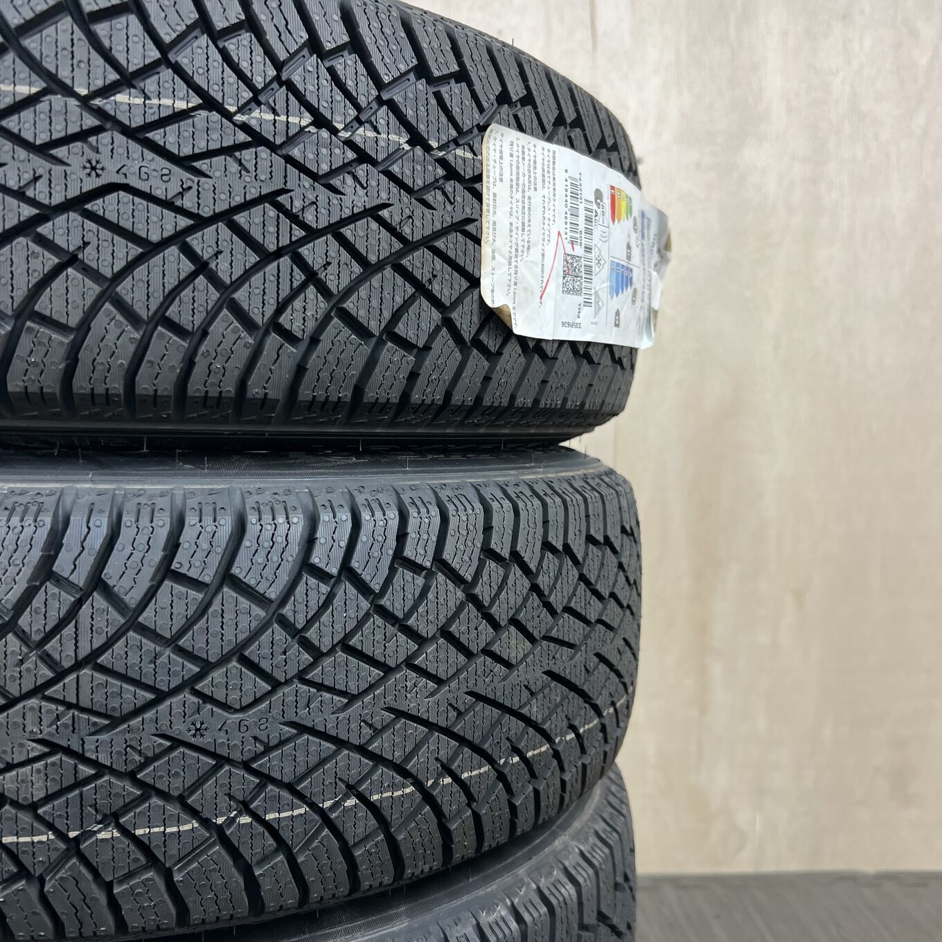 スタッドレスタイヤ　　15インチ セット]WEDS 15インチ + NOKIAN スタッドレスタイヤ 185/65R15