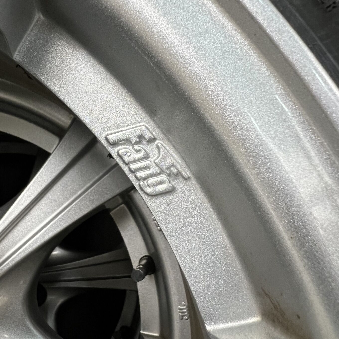 セット]WEDS 15インチ + NOKIAN スタッドレスタイヤ 185/65R15