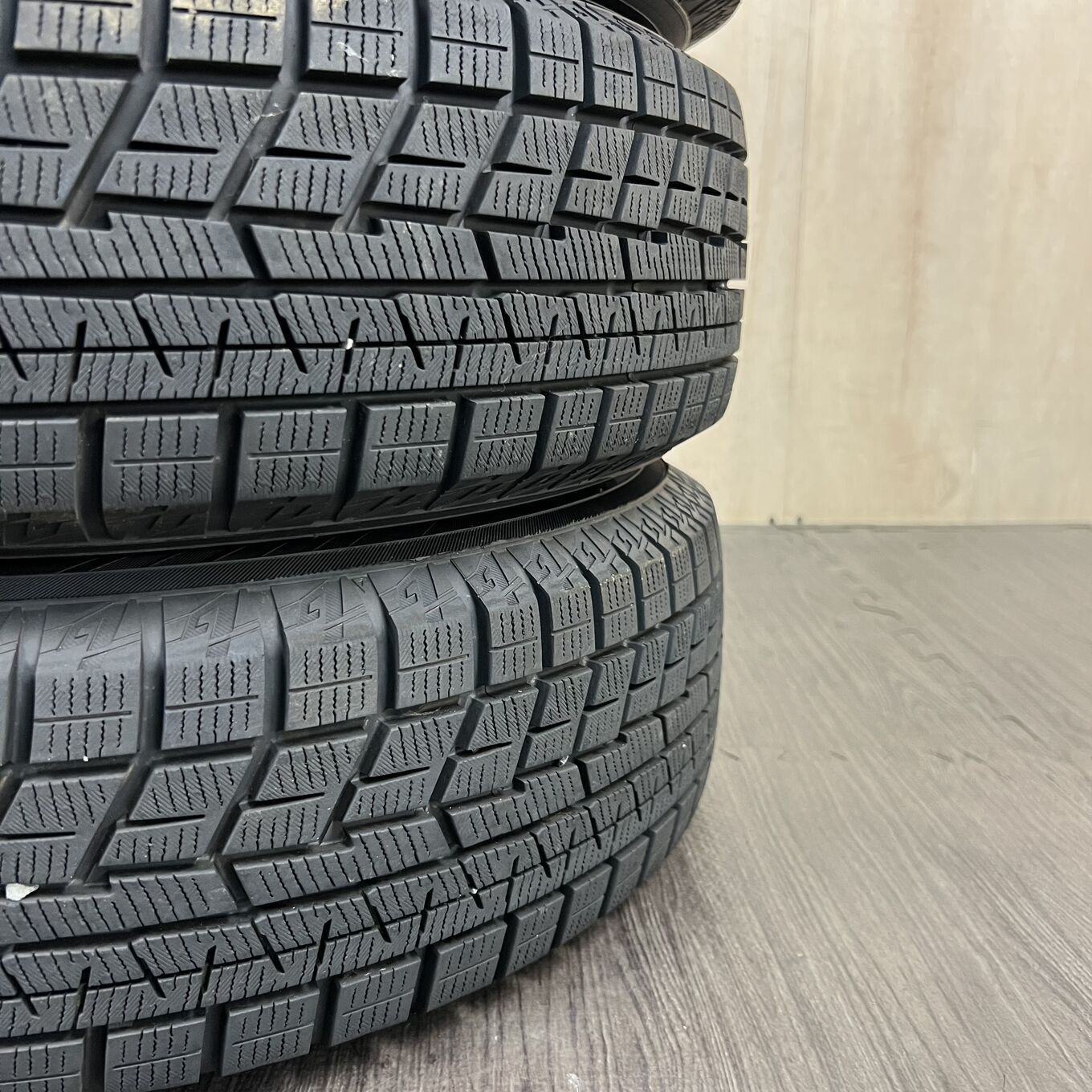 タイヤのみ]スタッドレスタイヤ 175/70R14 YOKOHAMA ICE GUARD IG60 4