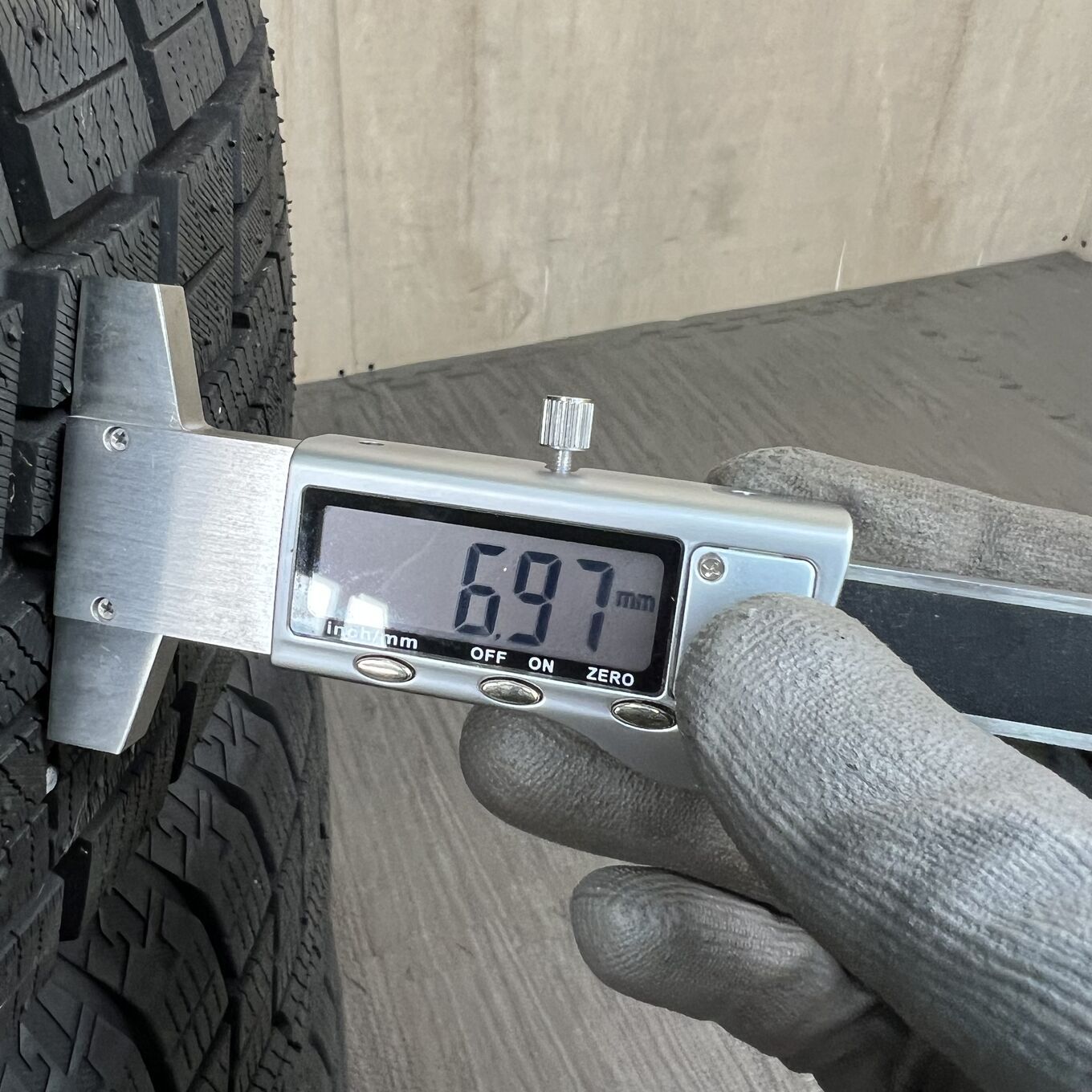 タイヤのみ]スタッドレスタイヤ 175/70R14 YOKOHAMA ICE GUARD IG60 4