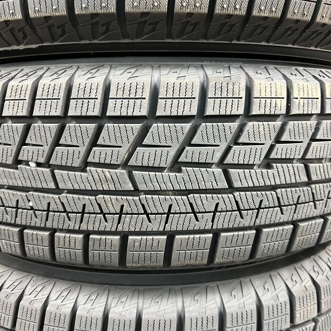 タイヤのみ]スタッドレスタイヤ 175/70R14 YOKOHAMA ICE GUARD IG60 4