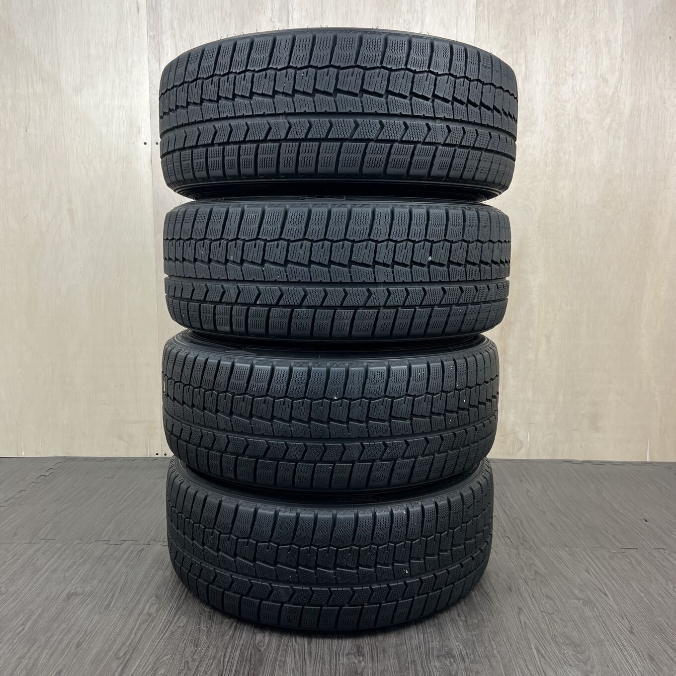 タイヤのみ]スタッドレスタイヤ 225/45R18 DUNLOP WINTERMAXX WM02 4本