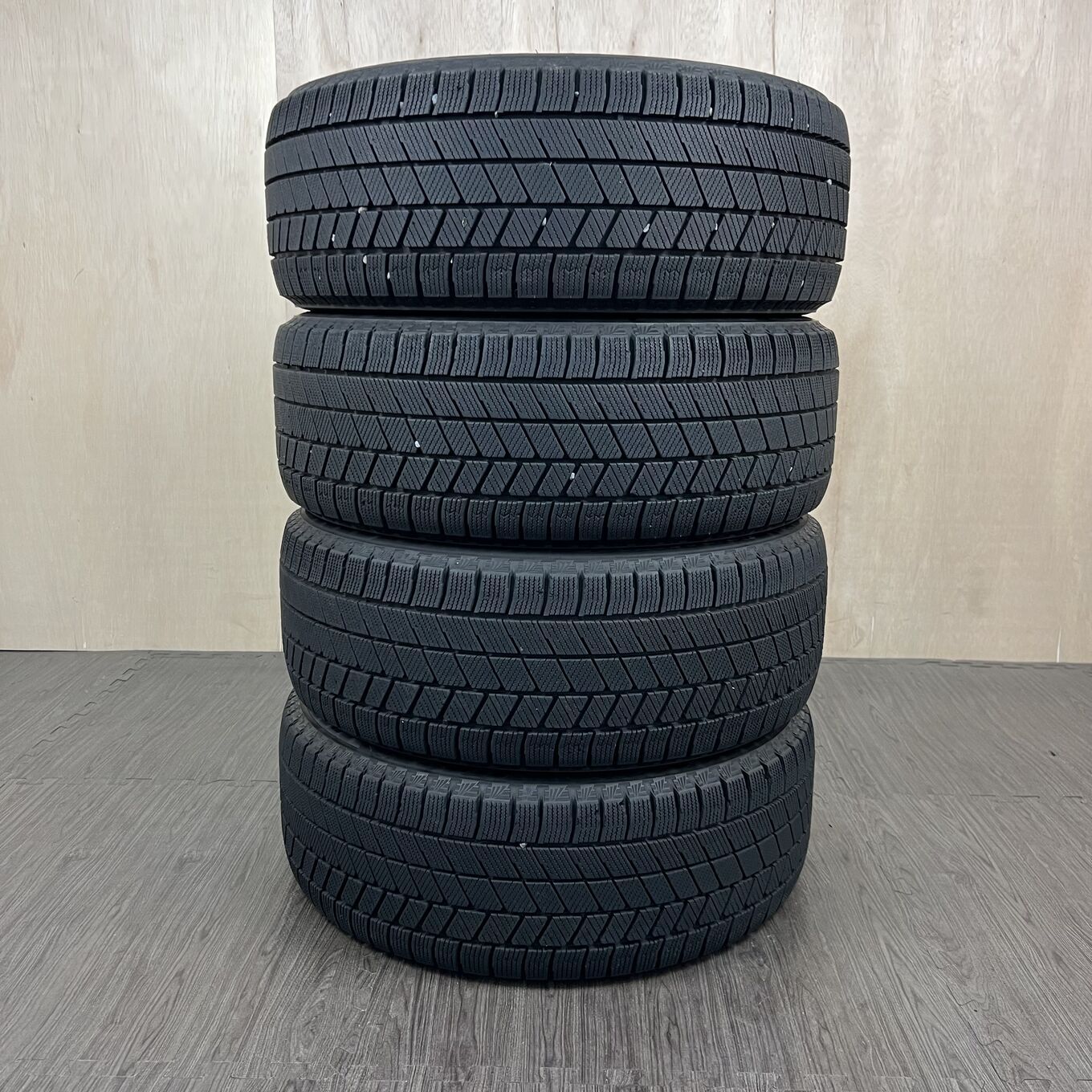 タイヤのみ]スタッドレスタイヤ 215/50R17 BRIDGESTONE BLIZZAK VRX2 4 