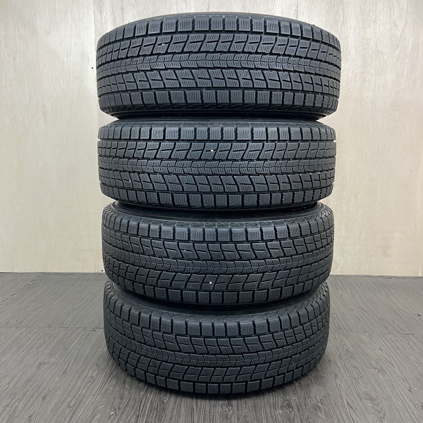 [タイヤのみ]スタッドレスタイヤ 215/65R16 DUNLOP WINTERMAXX SJ8 4本セット #85T40426