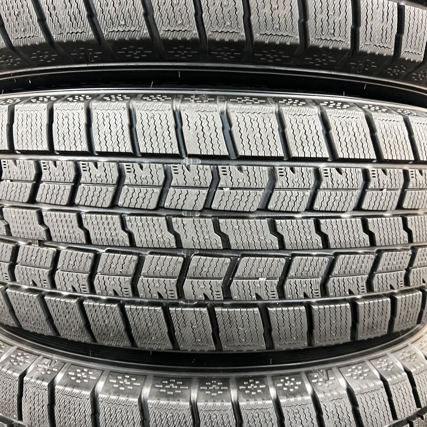 タイヤのみ]スタッドレスタイヤ 215/65R16 GOODYEAR ICE NAVI 7 4本