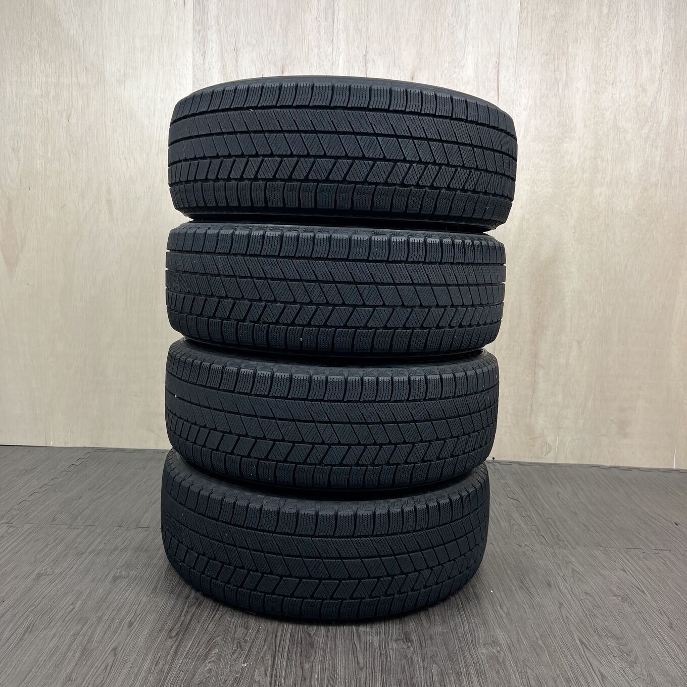 スタッドレスタイヤ！ タイヤのみ]スタッドレスタイヤ 215/60R16 BRIDGESTONE BLIZZAK VRX3 4