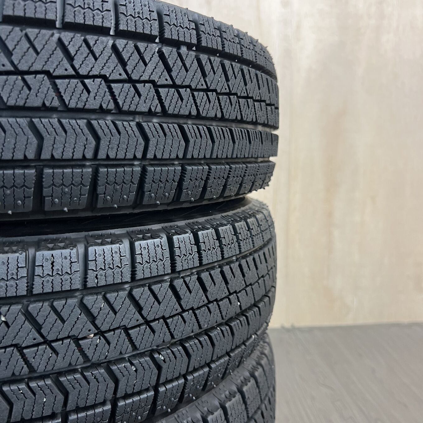タイヤのみ]スタッドレスタイヤ 155/70R13 BRIDGESTONE BLIZZAK VRX2 4