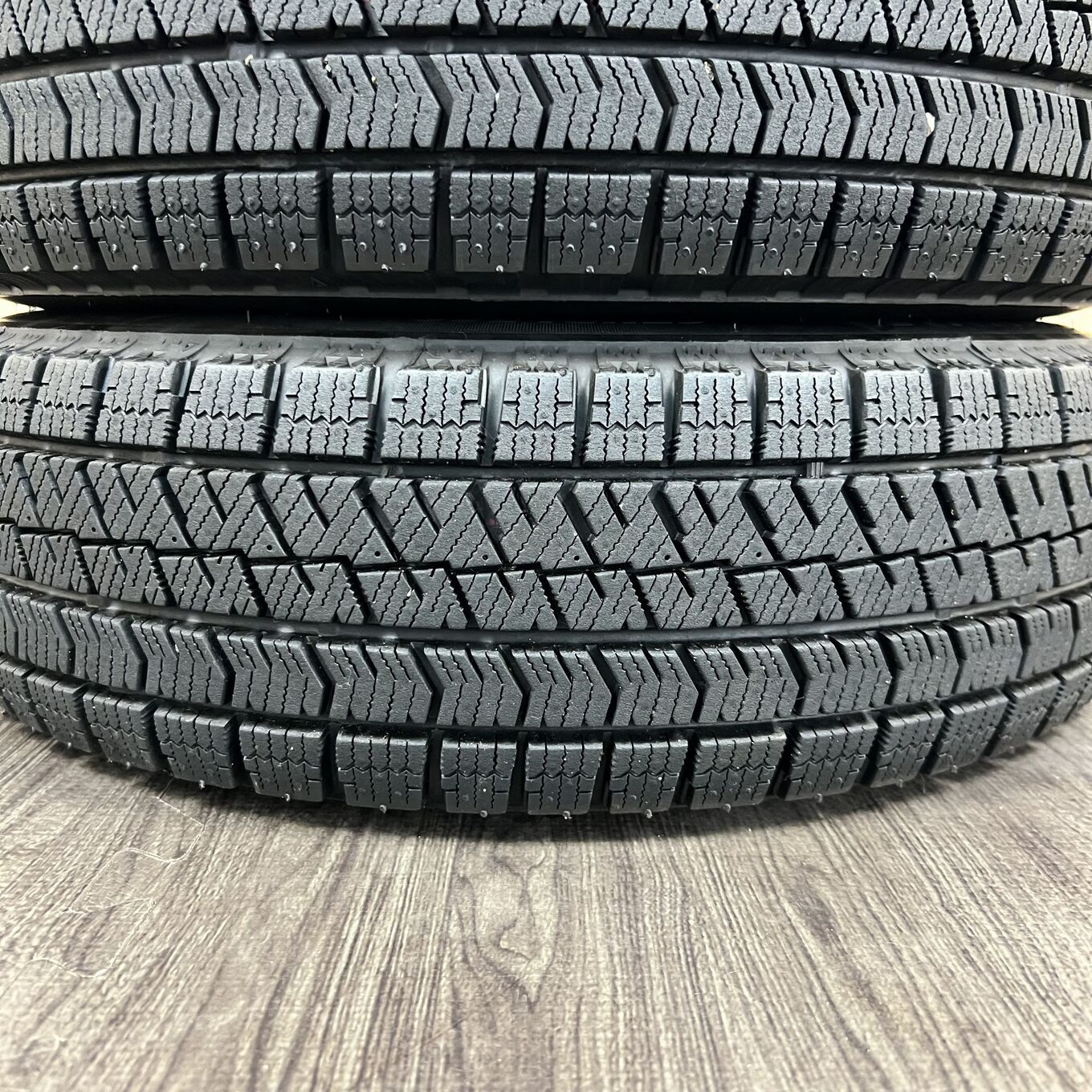 タイヤのみ]スタッドレスタイヤ 155/70R13 BRIDGESTONE BLIZZAK VRX2 4