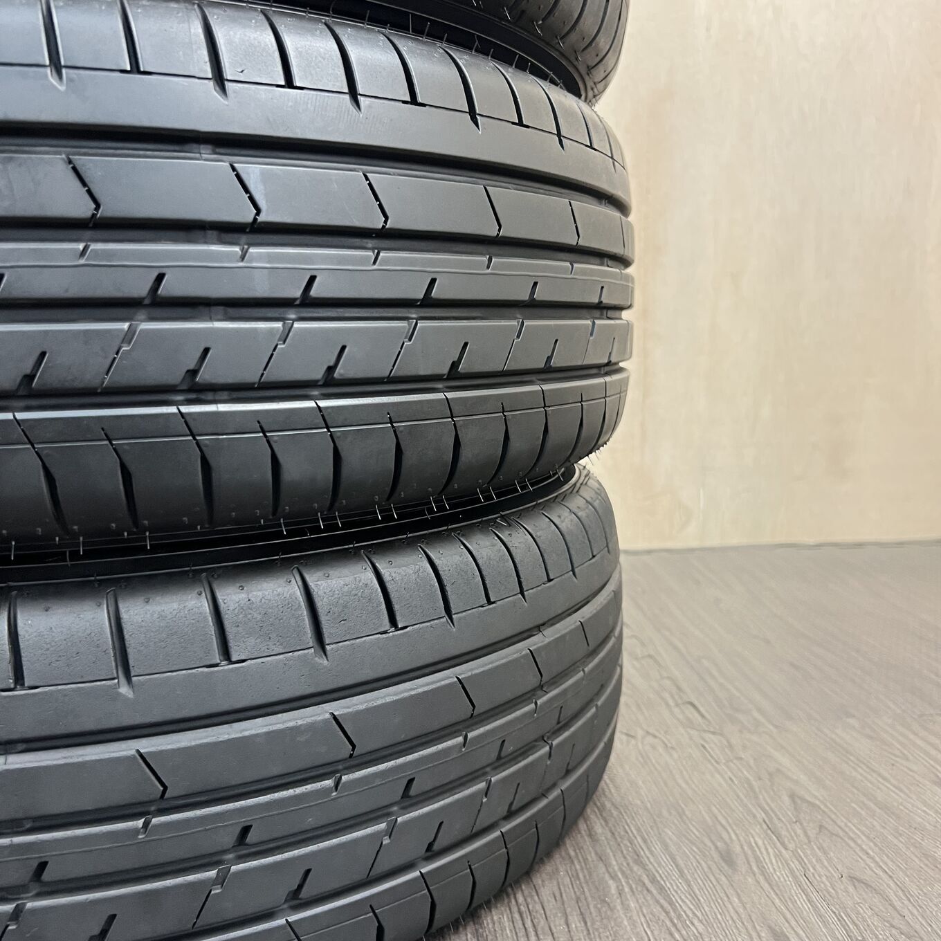 [タイヤのみ]サマータイヤ 215/55R18 GOODYEAR EAGLE RV F ECO 4本セット #93T40426