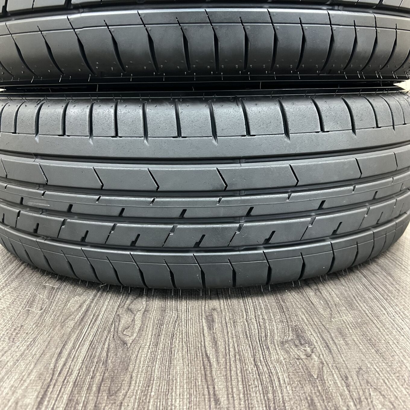 [タイヤのみ]サマータイヤ 215/55R18 GOODYEAR EAGLE RV F ECO 4本セット #93T40426